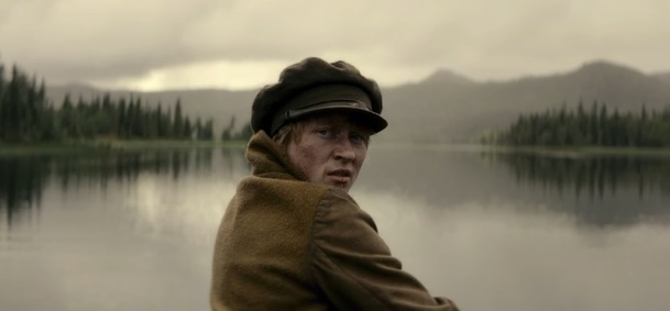 Vařit Medvěda: V historickém dramatu ohrožuje odříznutou osadu nebezpečná šelma | Fandíme serialům