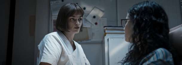Alpha: Tajuplná choroba mění lidi v sochy a děsí okolí | Fandíme filmu