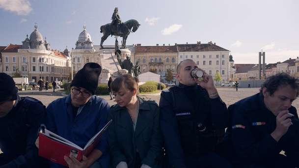 Kontinental '25: Ve vysoce současném snímku exekutorku pohltí morální kocovina | Fandíme filmu