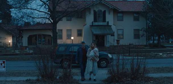 The House at Hallow End: Obyvatele domu děsí obskurní ptačí stvoření | Fandíme filmu