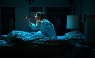 The House at Hallow End: Obyvatele domu děsí obskurní ptačí stvoření | Fandíme filmu
