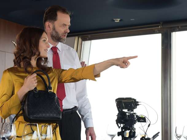 Deník shopaholičky: Češi už zase vydávají křečovité trapno za humor | Fandíme filmu