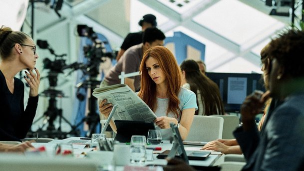 Amsterdam Empire: Famke Janssen hodlá oškubat záletného manžela | Fandíme serialům