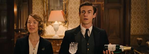 Fackham Hall: Parodie na britské šlechtické romance v traileru srší vtipem | Fandíme filmu