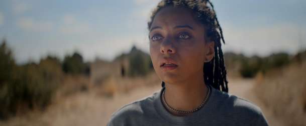 Decibel: V psychologickém sci-fi thrilleru vysává AI z umělkyně duši | Fandíme filmu