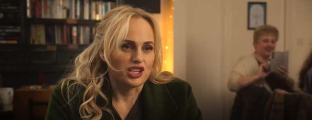 Tinsel Town: Akční hvězda skončí v okresním pohádkovém představení | Fandíme filmu