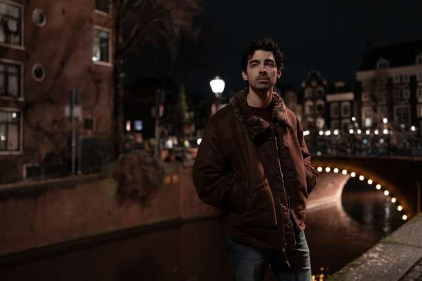 Na Vánoce doma s Jonas Brothers: Pusťte si trailer vánoční komedie | Fandíme filmu