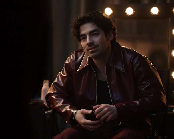 Na Vánoce doma s Jonas Brothers: Pusťte si trailer vánoční komedie | Fandíme filmu