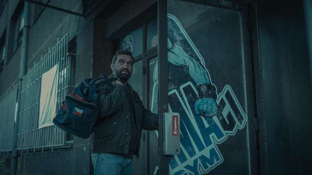 Bojovník: V nové ukázce bojového snímku nechybí ani Jiří Procházka | Fandíme filmu