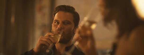 Turbulence: V katastrofickém thrilleru jde v horkovzdušném balonu o život | Fandíme filmu