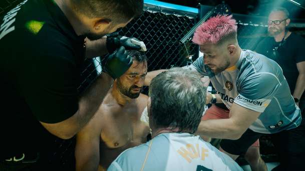 Bojovník: V nové ukázce bojového snímku nechybí ani Jiří Procházka | Fandíme filmu