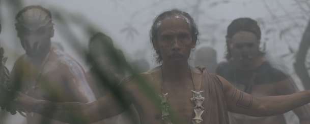 Lone Samurai: Po ztroskotání čekají na osamělého bojovníka kanibalové | Fandíme filmu