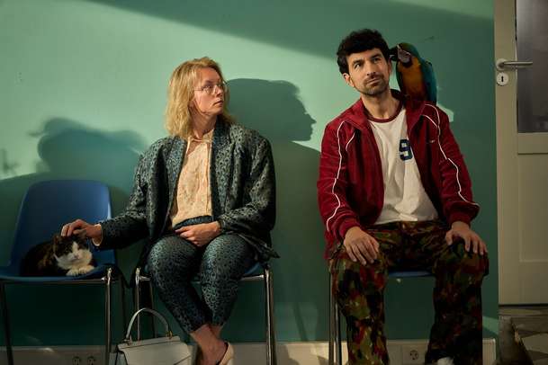 Štěstí zády: Rozmazlená princezna se v nové komedii rázem staví na vlastní nohy | Fandíme filmu