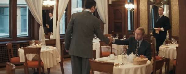 Mág z Kremlu: Trailer představuje Juda Law v Putinově továrně na lži | Fandíme filmu