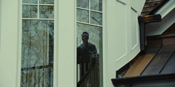 To monstrum ve mně: Spolupracovat s vrahem na jeho životopisu není hračka | Fandíme serialům