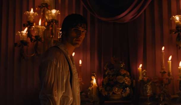 Bouřlivé výšiny: Moderní adaptace klasiky v novém traileru přetéká vášní | Fandíme filmu