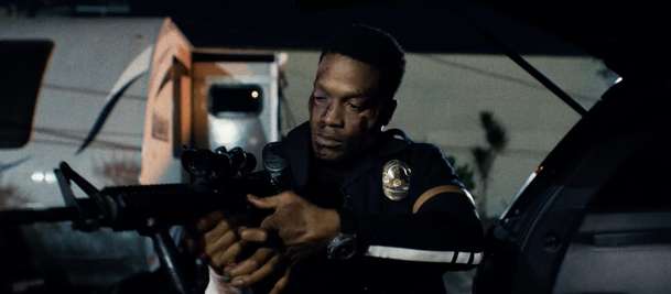 Night Patrol: Drsná policejní parta neváhá v boji s gangy vycenit své krvavé zuby | Fandíme filmu