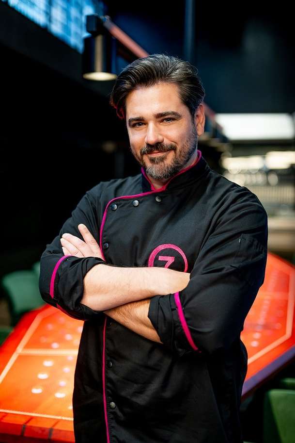 Když se zhasne: Nová komedie s Vojtou Kotkem nás vezme do kuchyně | Fandíme filmu