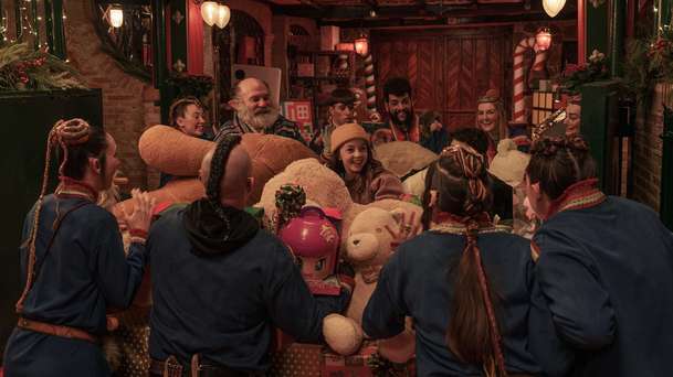 Noc, kdy můj táta zachránil Vánoce 2: Santovi náhradníci znovu zasahují na Netflixu | Fandíme filmu