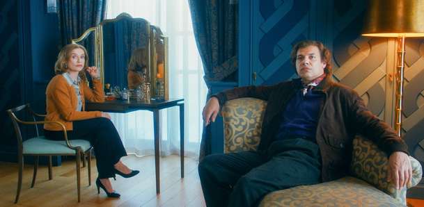 Nejbohatší žena na světě: Isabelle Huppert do našich kin přináší komedii plnou prachů | Fandíme filmu