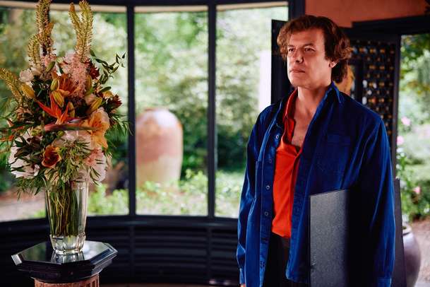 Nejbohatší žena na světě: Isabelle Huppert do našich kin přináší komedii plnou prachů | Fandíme filmu