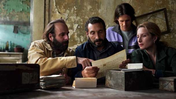 Barvy času: Současníci v nové komedii cestují v čase do Paříže 19. století | Fandíme filmu