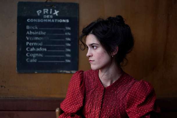 Barvy času: Současníci v nové komedii cestují v čase do Paříže 19. století | Fandíme filmu