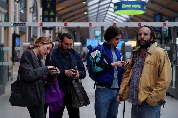 Barvy času: Současníci v nové komedii cestují v čase do Paříže 19. století | Fandíme filmu