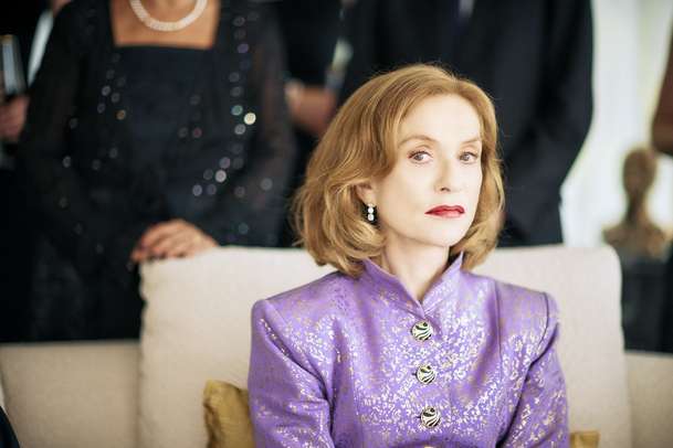 Nejbohatší žena na světě: Isabelle Huppert do našich kin přináší komedii plnou prachů | Fandíme filmu