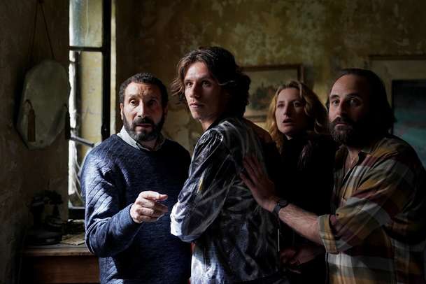 Barvy času: Současníci v nové komedii cestují v čase do Paříže 19. století | Fandíme filmu