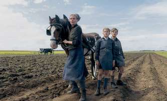 Ostrov Amrum: Na konci války padá starost o německou rodinu na malého kluka | Fandíme filmu