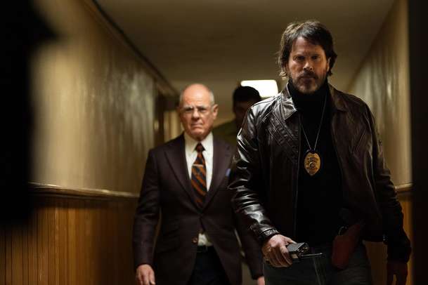 Dead Man's Wire: Drsný thriller s rukojmím ve smrtící pasti má nový trailer | Fandíme filmu