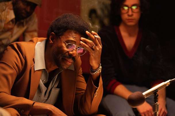 Dead Man's Wire: Drsný thriller s rukojmím ve smrtící pasti má nový trailer | Fandíme filmu