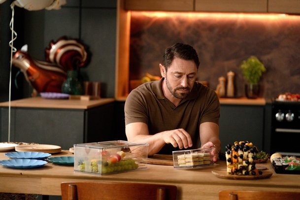 Little Disasters: Přátelská čtveřice se drsně rozpadá v krátké upoutávce | Fandíme serialům