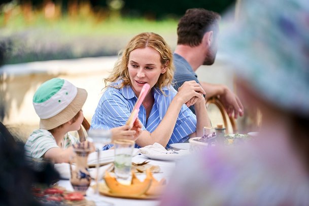 Little Disasters: Přátelská čtveřice se drsně rozpadá v krátké upoutávce | Fandíme serialům