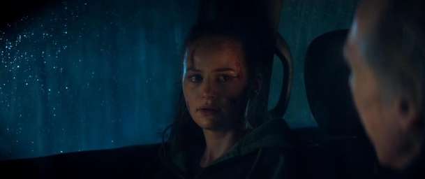 Cizinci: Kapitola 3 - Nová upoutávka láká na konec krvavé trilogie | Fandíme filmu