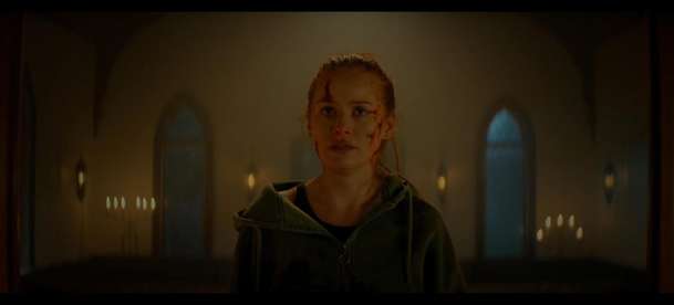 Cizinci: Kapitola 3 - Nová upoutávka láká na konec krvavé trilogie | Fandíme filmu