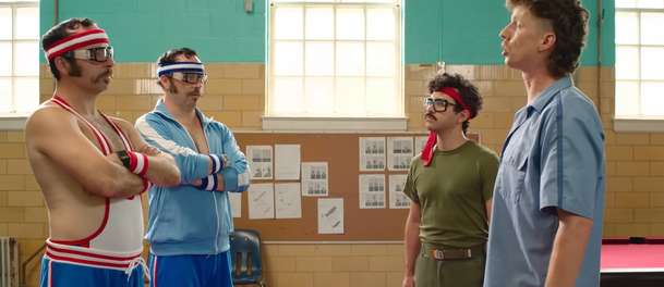 Tapawingo: V totálně ujeté komedii si party týpků hraje na vojáčky | Fandíme filmu