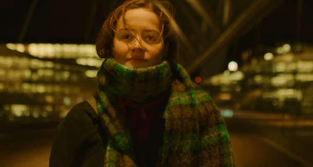 Sny: Intimní zápisky o lásce dívky k učitelce uvrhnou celou rodinu do chaosu | Fandíme filmu