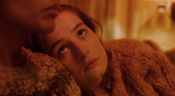 Sny: Intimní zápisky o lásce dívky k učitelce uvrhnou celou rodinu do chaosu | Fandíme filmu