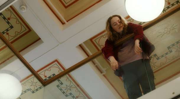 Sny: Intimní zápisky o lásce dívky k učitelce uvrhnou celou rodinu do chaosu | Fandíme filmu