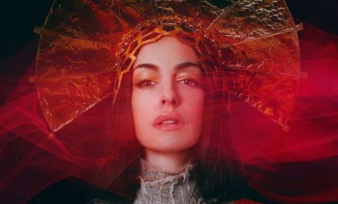 Mother Mary: Anne Hathaway spojí hudební slávu s čarodějnictvím | Fandíme filmu