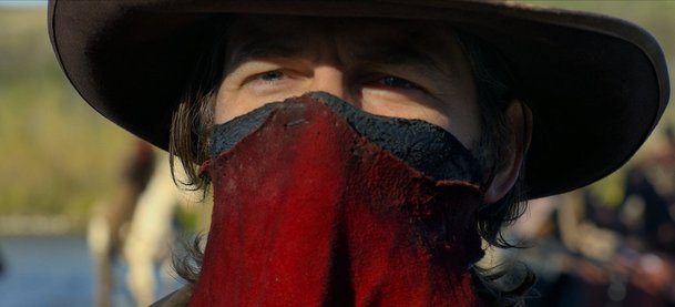 Opuštění: Gillian Anderson a Lena Headey proti sobě v historickém boji o stříbro a moc | Fandíme serialům