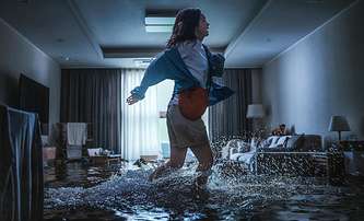 Potopa světa: Katastrofický thriller od Netflixu předvedl nový trailer | Fandíme filmu