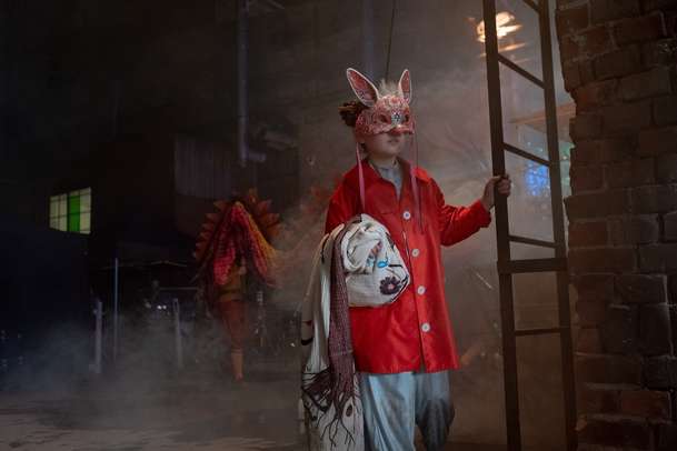 Prachová příšera: Do kin vstupuje příběh holčičky, co si najme zabijáka | Fandíme filmu