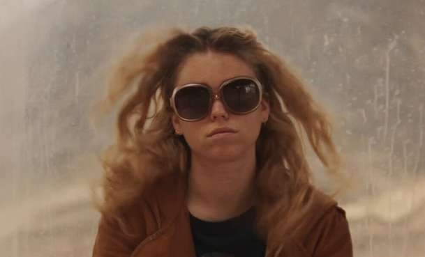 Supergirl před trailerem vytasila ještě jeden teaser a plakát | Fandíme filmu