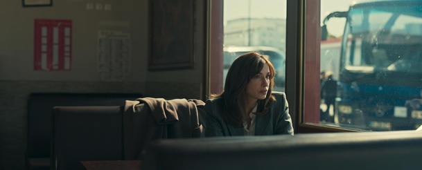 Belphégor: V novém seriálu řádí v Louvru démonický přízrak | Fandíme serialům