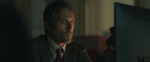 Belphégor: V novém seriálu řádí v Louvru démonický přízrak | Fandíme serialům