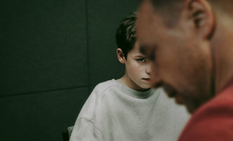 Zlatý glóbus 2026: Bílý lotos a Adolescence vévodí nominacím | Fandíme seriálům