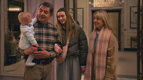 Mimino na mušce: Rowan Atkinson se vrátil jako nebezpečný zmatkář na Netflix | Fandíme serialům